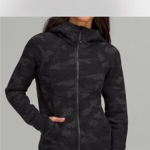 Lululemon Size 6 Women’s Black Camo Scuba Zip-Up Hoodie
